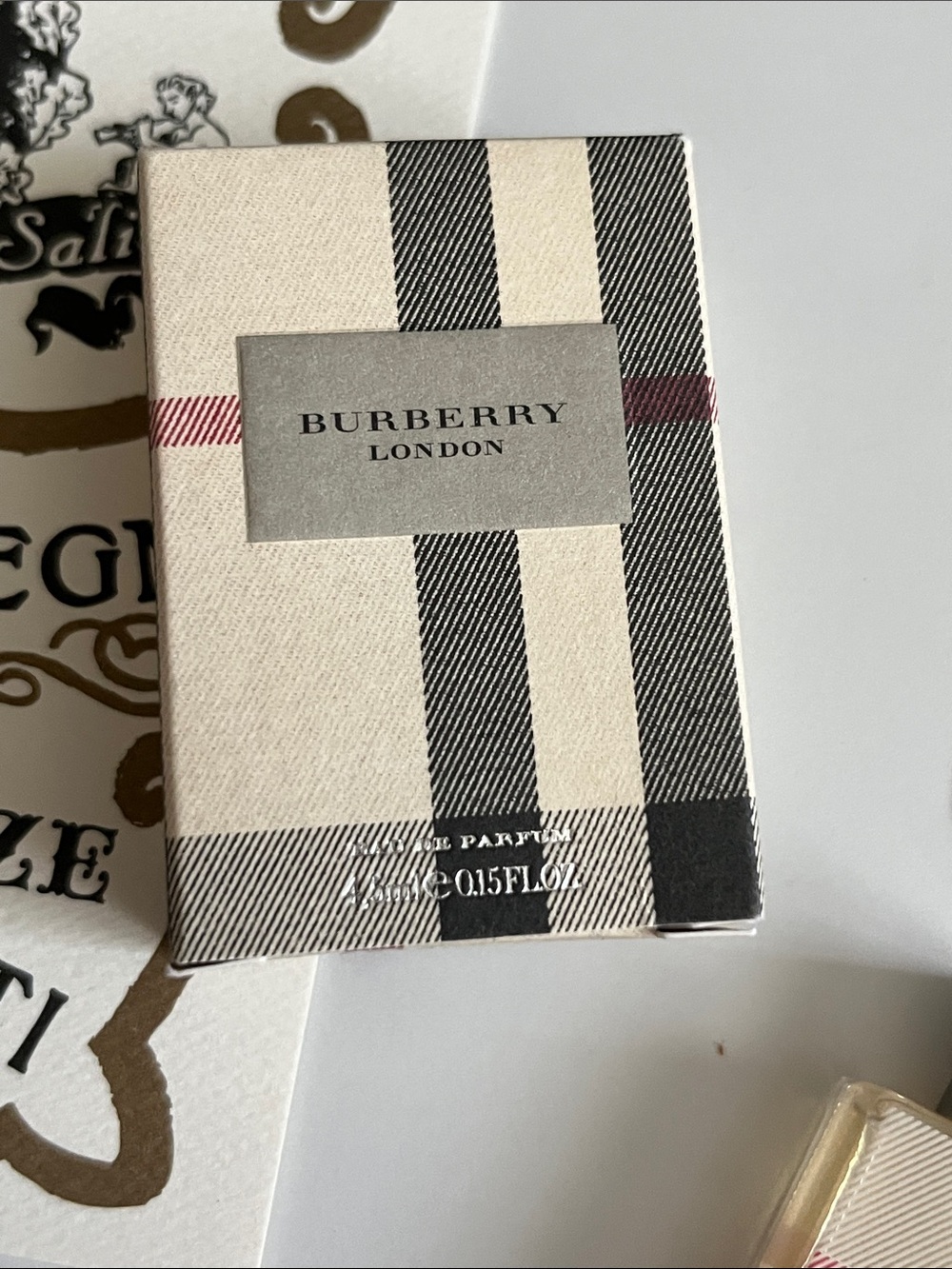 Burberry LONDON Eau De Parfum for Women 4.5 ml Travel - Picture 3 of 4